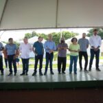 Prefeito Ulisses Maia entrega casas para famílias no Jardim Munique