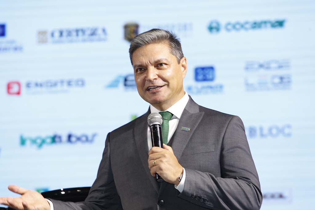 José Armando Quirino recebe prêmio de Empresário do Ano 2023