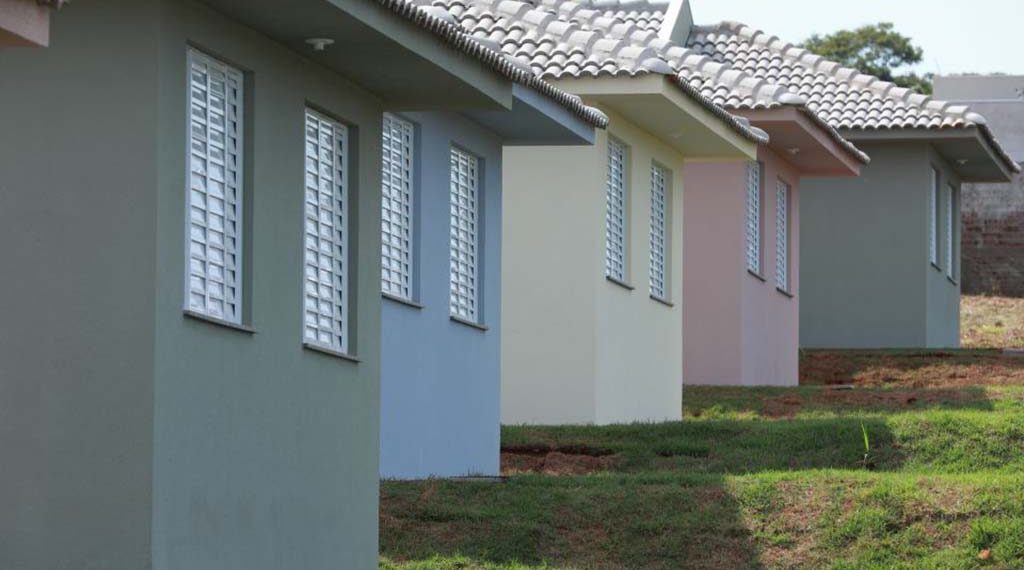 Prefeitura de Maringá entrega Residencial Egeia e concretiza sonho da casa própria de 20 famílias