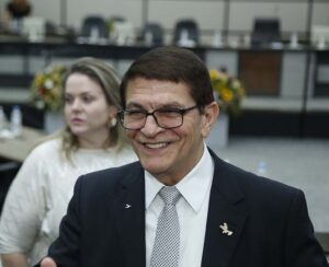 João Teodoro da Silva recebe título de Cidadão Honorário de Maringá