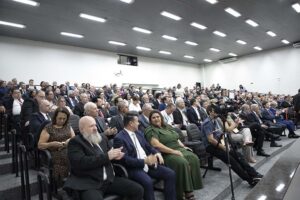 João Teodoro da Silva recebe título de Cidadão Honorário de Maringá