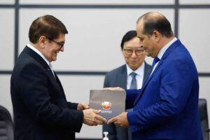João Teodoro da Silva recebe título de Cidadão Honorário de Maringá