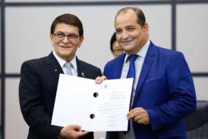 João Teodoro da Silva recebe título de Cidadão Honorário de Maringá