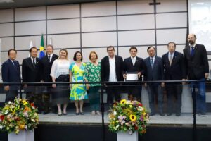 João Teodoro da Silva recebe título de Cidadão Honorário de Maringá