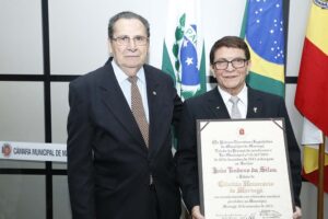 João Teodoro da Silva recebe título de Cidadão Honorário de Maringá