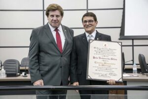 João Teodoro da Silva recebe título de Cidadão Honorário de Maringá