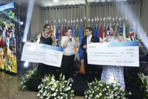 João Teodoro da Silva recebe título de Cidadão Honorário de Maringá