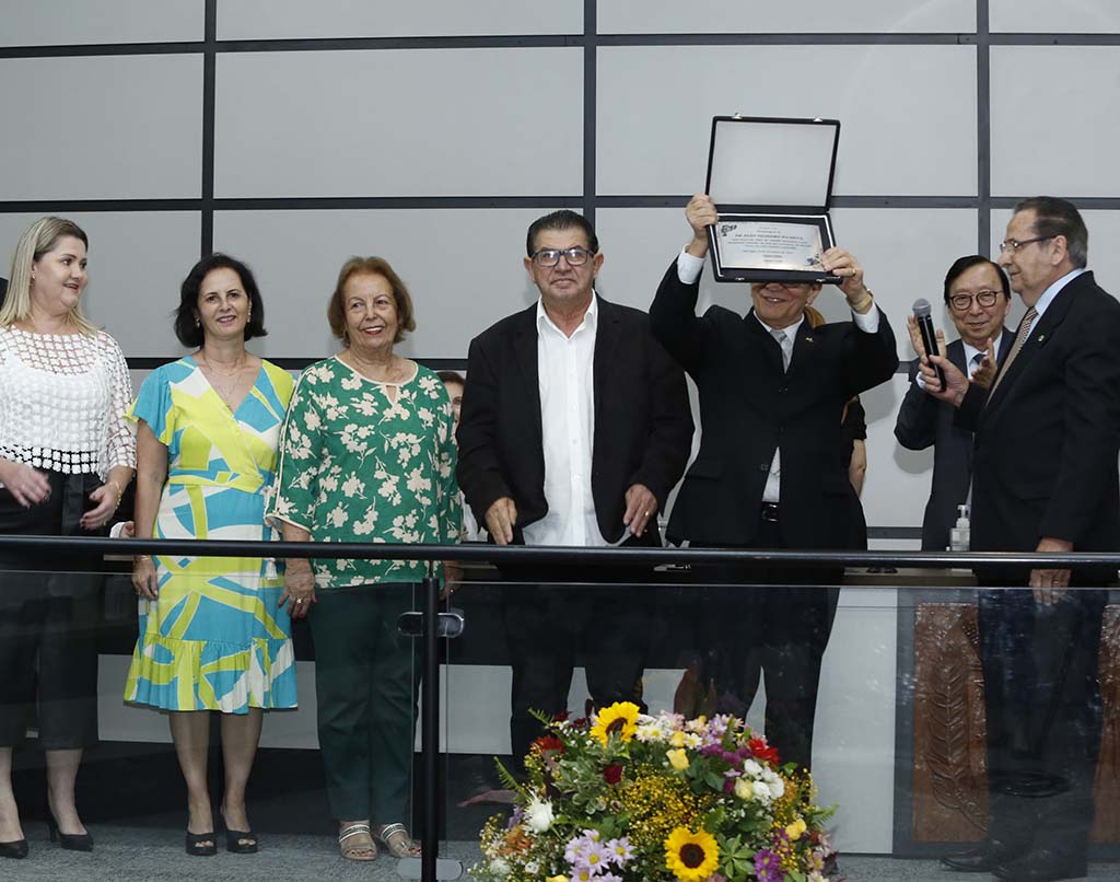 João Teodoro da Silva recebe título de Cidadão Honorário de Maringá