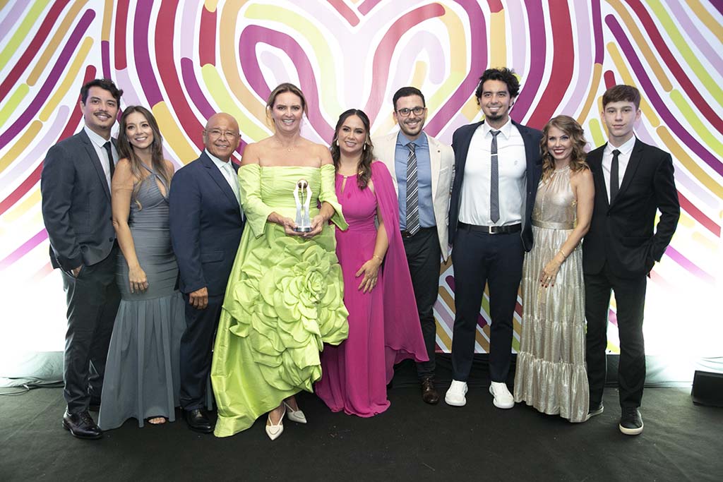 Empresária Fátima Iwata recebe Prêmio ACIM Mulher 2024