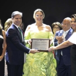 Empresária Fátima Iwata recebe Prêmio ACIM Mulher 2024