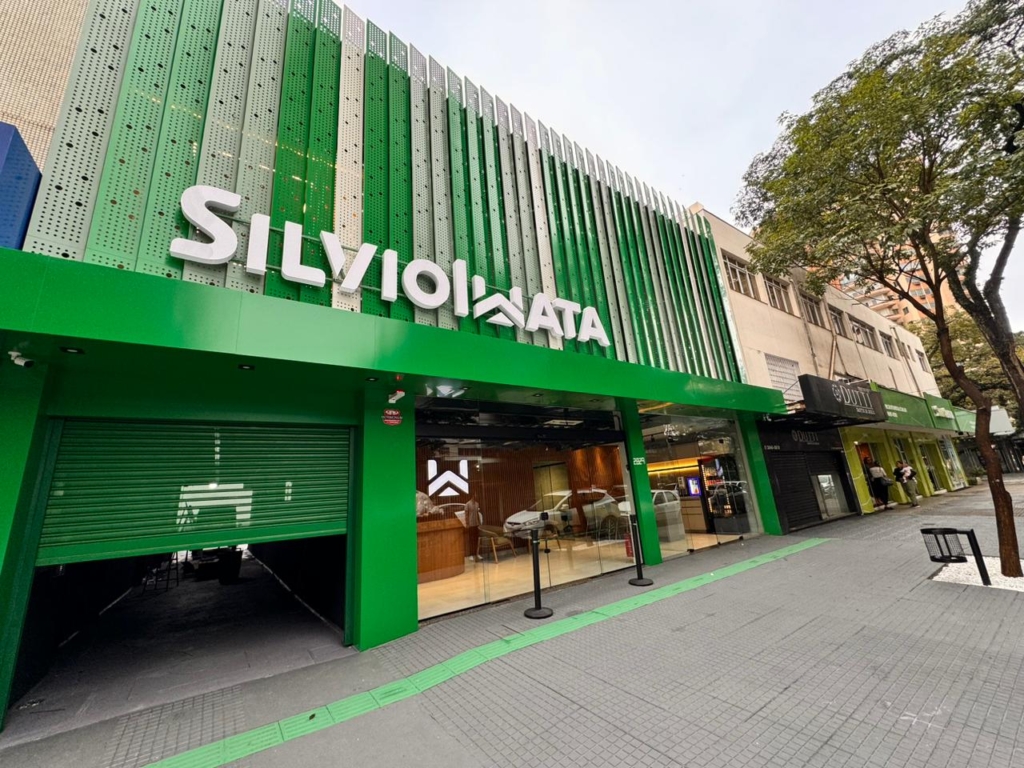 Silvio Iwata inaugura nova matriz em Maringá