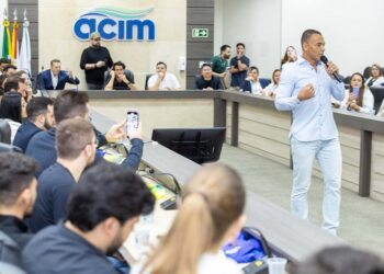 Evento exclusivo com o capitão do Penta Cafu reúne investidores em Maringá