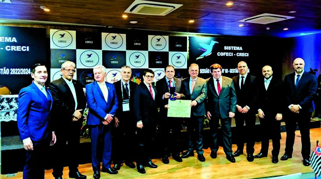 Cofeci concede Comenda ‘JK’ a Cláudio Sandri