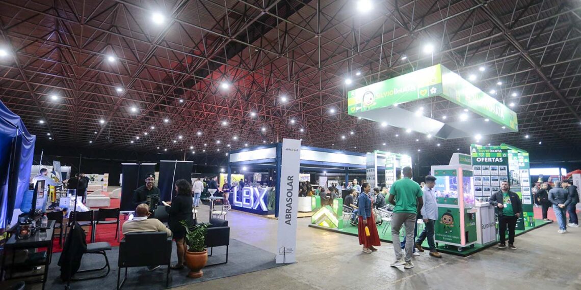 Feira de Imóveis, Móveis e Decoração movimentou setor em Maringá