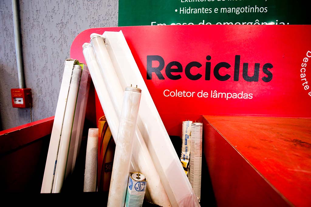 Pilhas, baterias e medicamentos têm locais específicos para descarte em Maringá