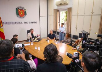 Prefeito de Maringá recebe imprensa e explica atualização do IPTU