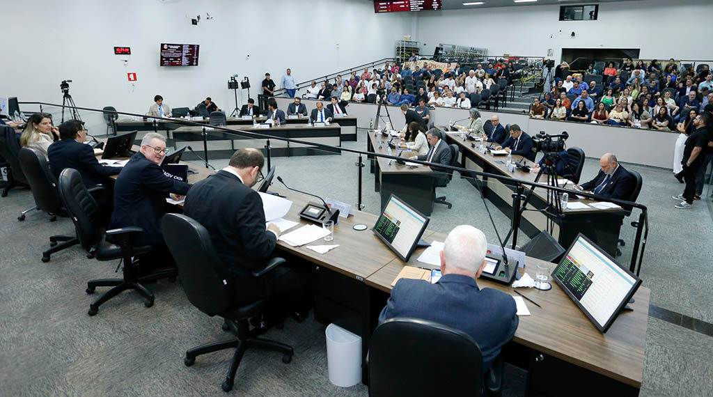 Câmara aprova em primeira discussão atualização do IPTU 2026 em Maringá