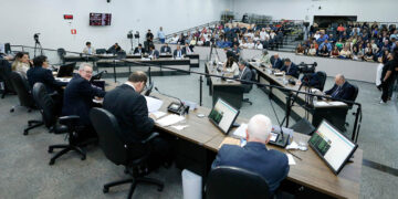 Câmara aprova em primeira discussão atualização do IPTU 2026 em Maringá