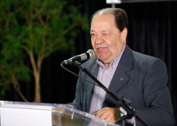 Vereadores de Maringá homenageiam Nelson Barbosa com a Comenda Dom Jaime Luiz Coelho
