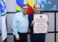 Pioneiro, Nelson Barbosa recebe Comenda Dom Jaime Luiz Coelho por atuação social em Maringá